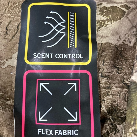 REALTREE 1/4 ZIP PULLOVER CAMO SCENT CONTROL SIZE LARGE NWT - Picture 3 of 8